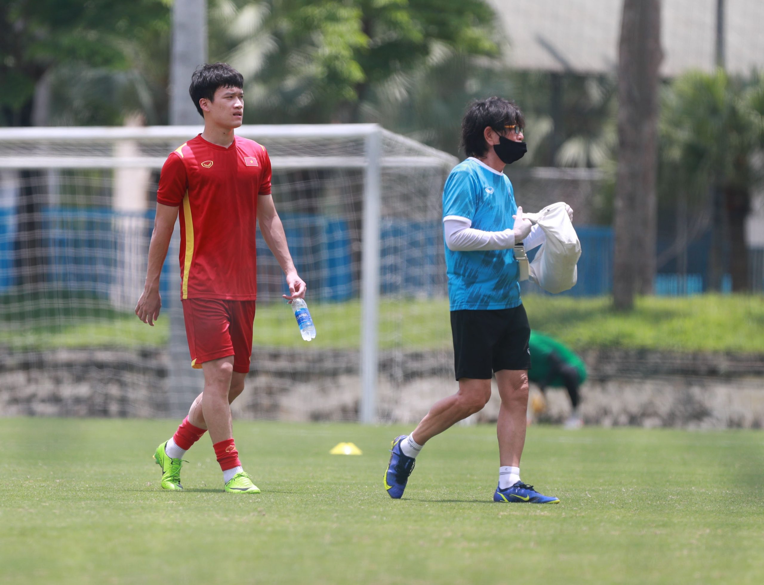 U23 Việt Nam vs U23 Myanmar: Hoàng Đức liệu có kịp ra sân? 4 Tại sao Hoàng Đức lại bất ngờ phải tập riêng