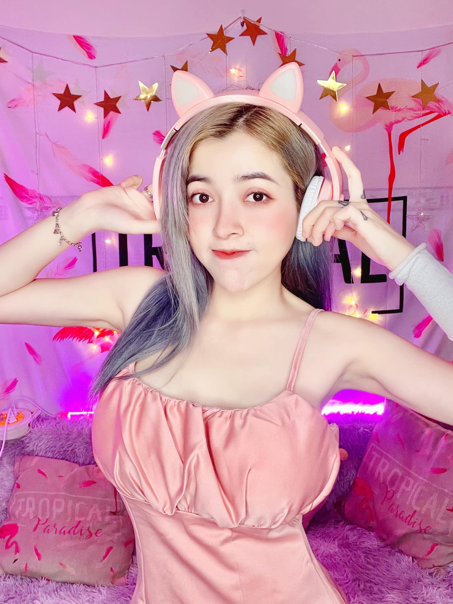 Tiểu Sử Của Linh Barbie Và Con Đường Đến Với Tik Tok 3 Linh Barbie 2